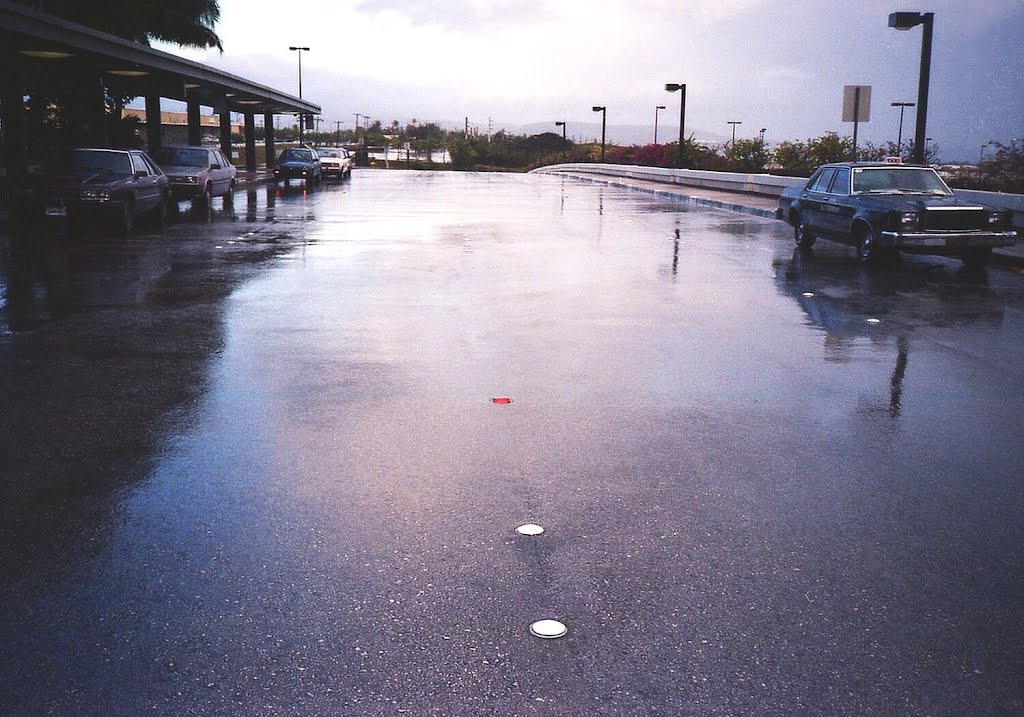 Parking After Shower スコール後　グアム空港　1985.3ﾊﾟﾗｵ旅行 by Ken Matsu