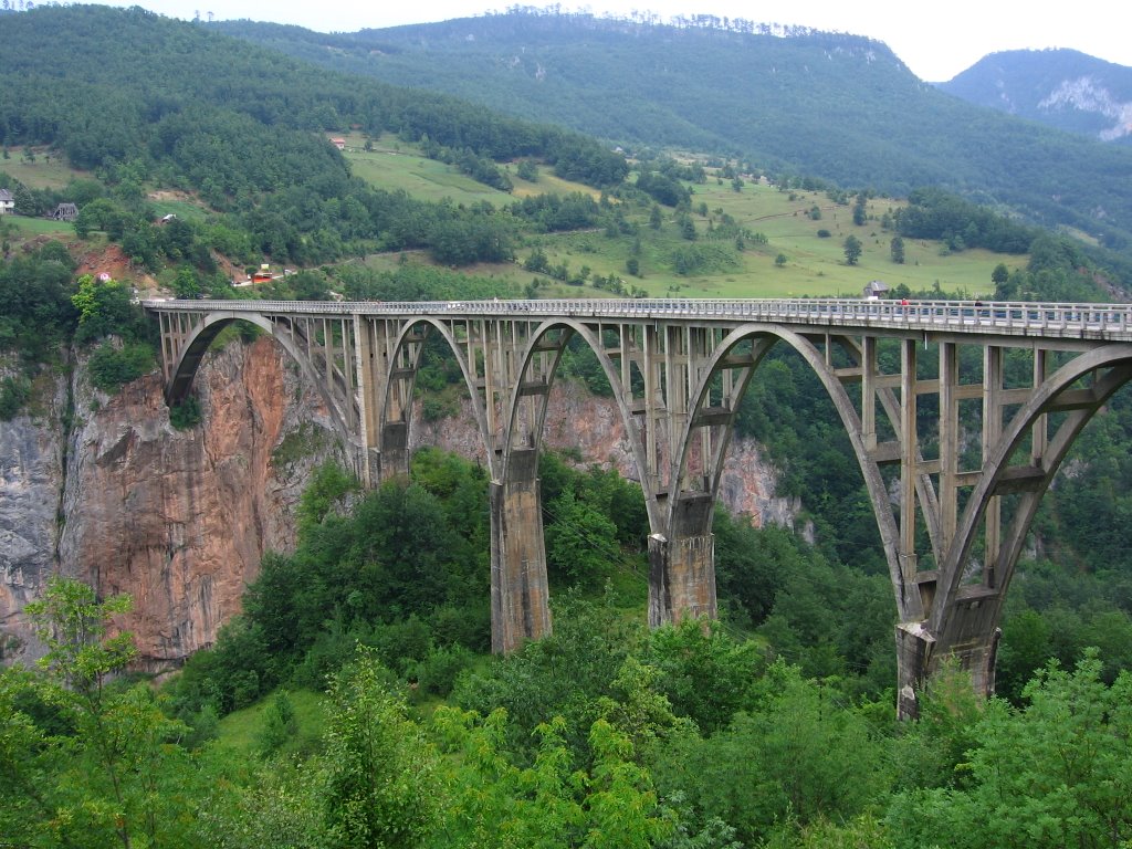 Bridge over the canyon of the river Tara by Setna