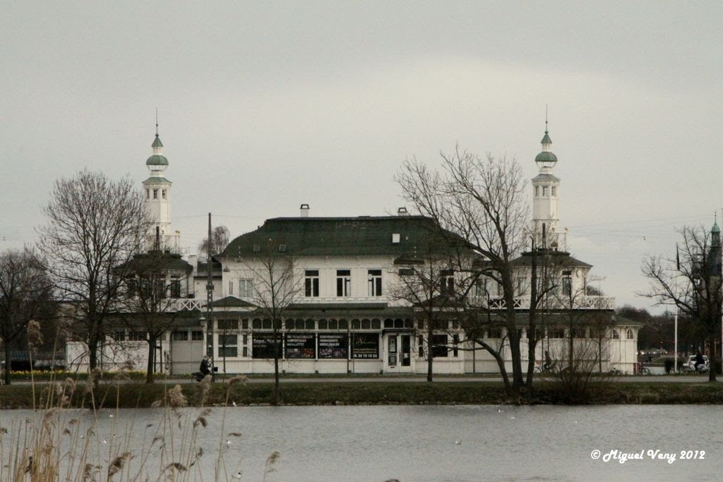 «Søpavillonen» Lago de San Jorge (Sankt Jørgens Sø) - Arquitecto: Vilhelm Dahlerup - c / Gyldenløvesgade - Copenhague - Dinamarca by Miguel Veny