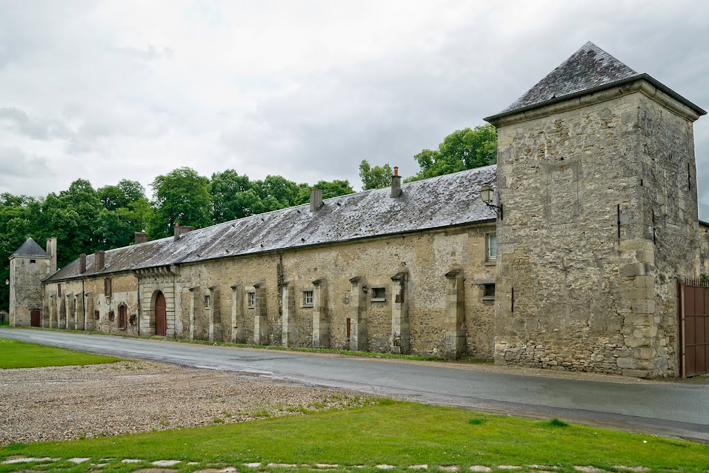 Les communs du château Ognon by Berpiet