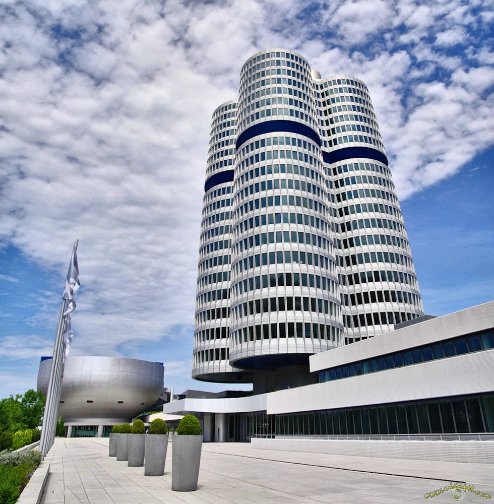 BMW Museum, Munchen, Germany by © mimipet.com