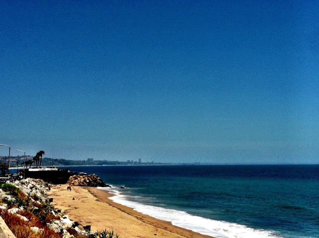 Pacific Ocean Over view of Santa Monica by MEMO72