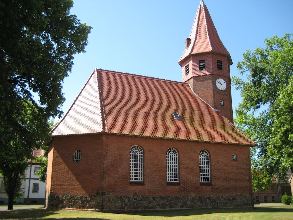 Kirche in Schönefeld bei Luckenwalde - Deutschland by Loewe48