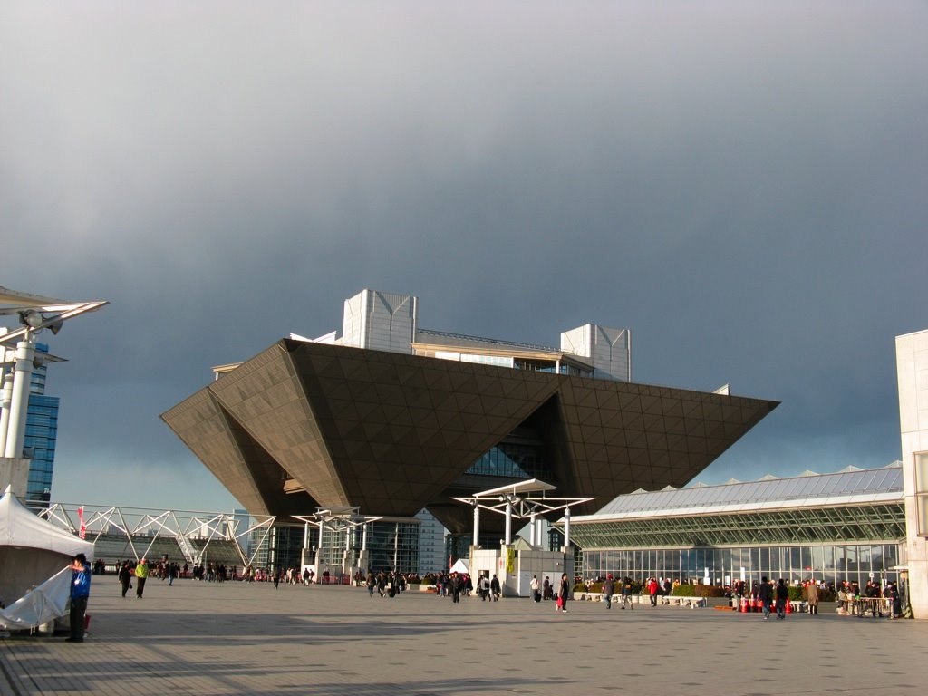 Tokyo Big Sight by gussisaurio