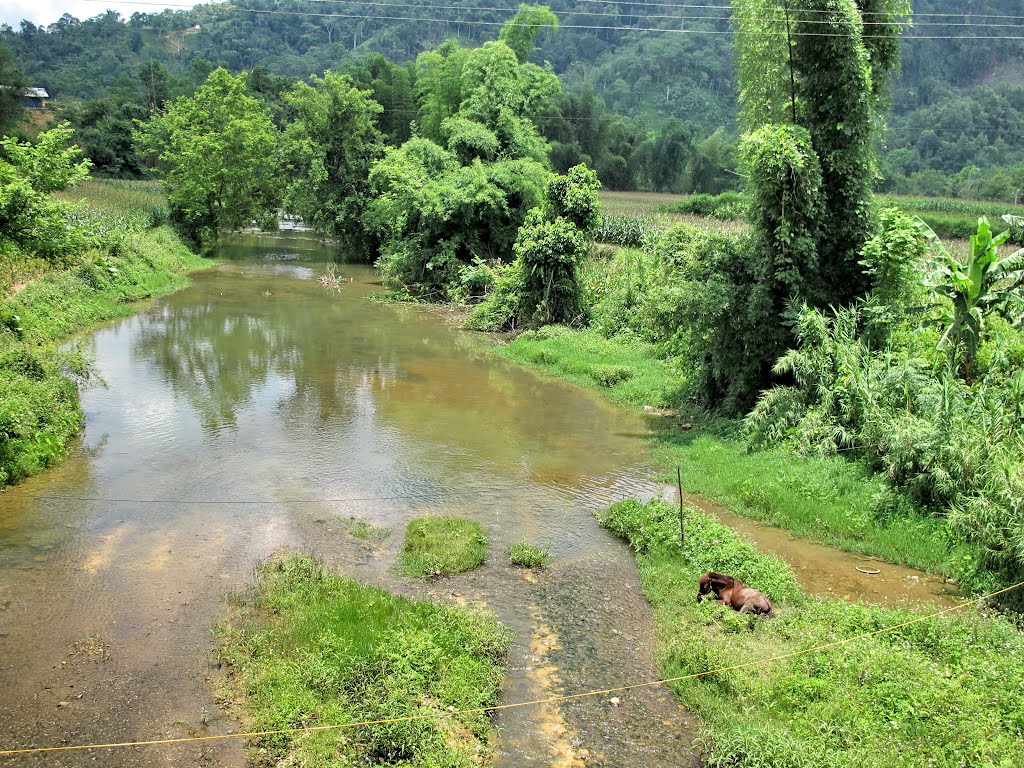 Sông Quang Phong by Che Trung Hieu