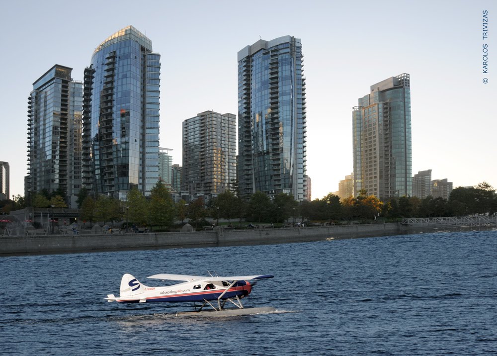 VANCOUVER SEAPLANE TAXI (CANADA, BRITISH-COLUMBIA, VANCOUVER) by KAROLOS TRIVIZAS