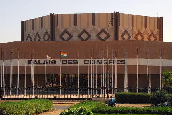 Palais des congrès by Doudou de banifandou