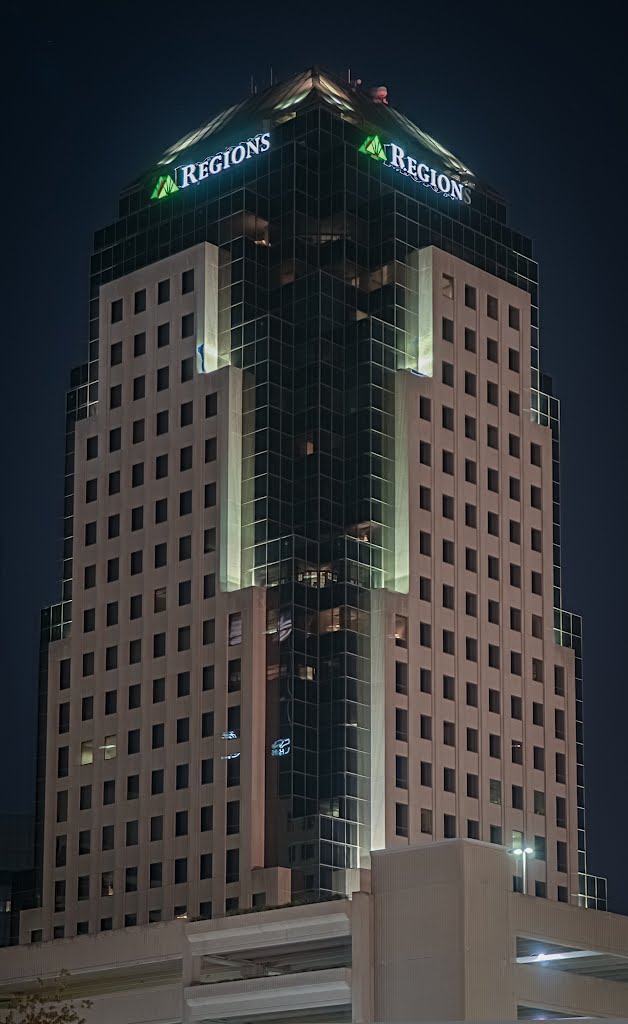 Regions Tower at Night by ShreveportPics