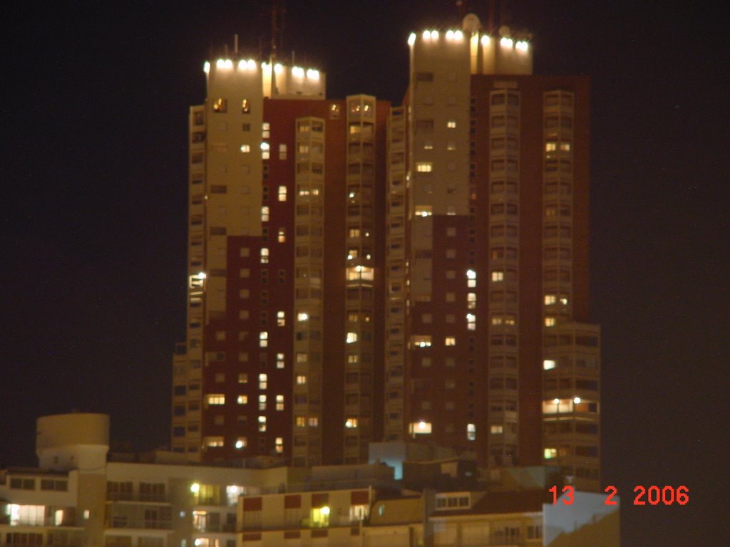 Mar del Plata de noche con luna llena 023 by jules56