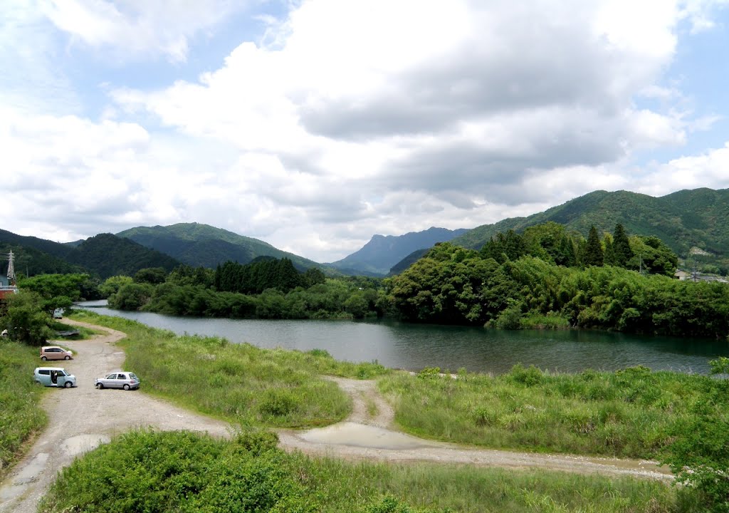 The river Houri (from Koyama-bridge) by horafugit