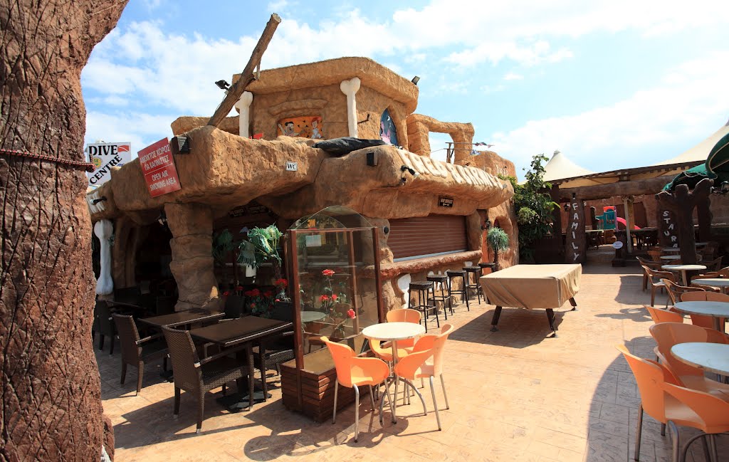 FlintStones Inn Restaurant by cerium