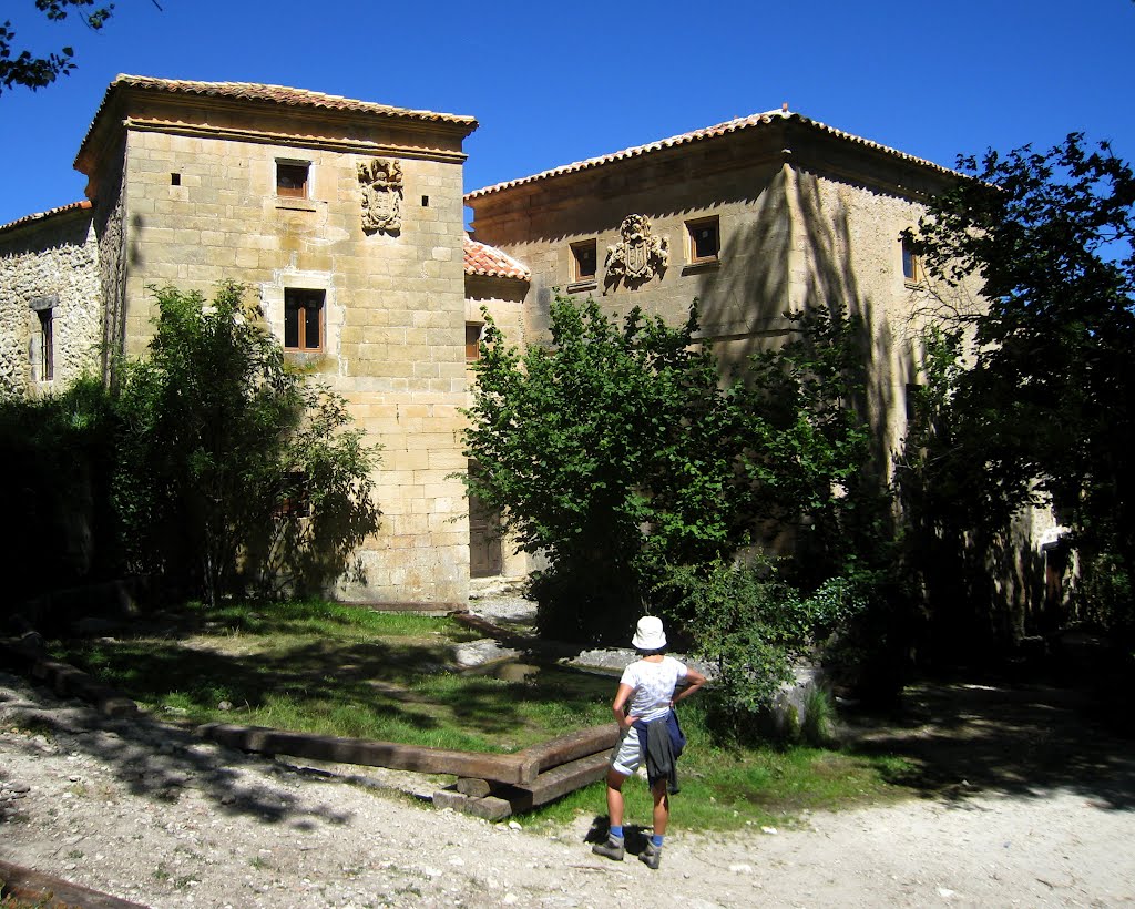 Palacio Fuentes-Bustamante, Cortiguera, GR99, 2010. by 62 luisleon