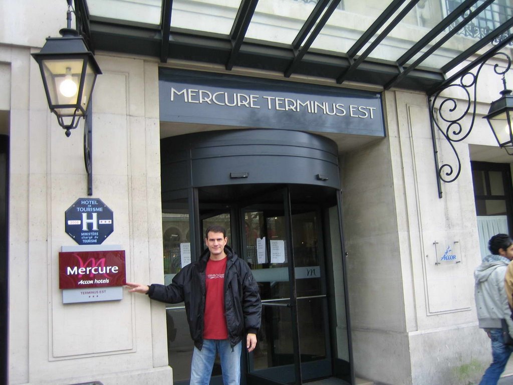 Hotel MERCURE TERMINUS EST by D. Froliner