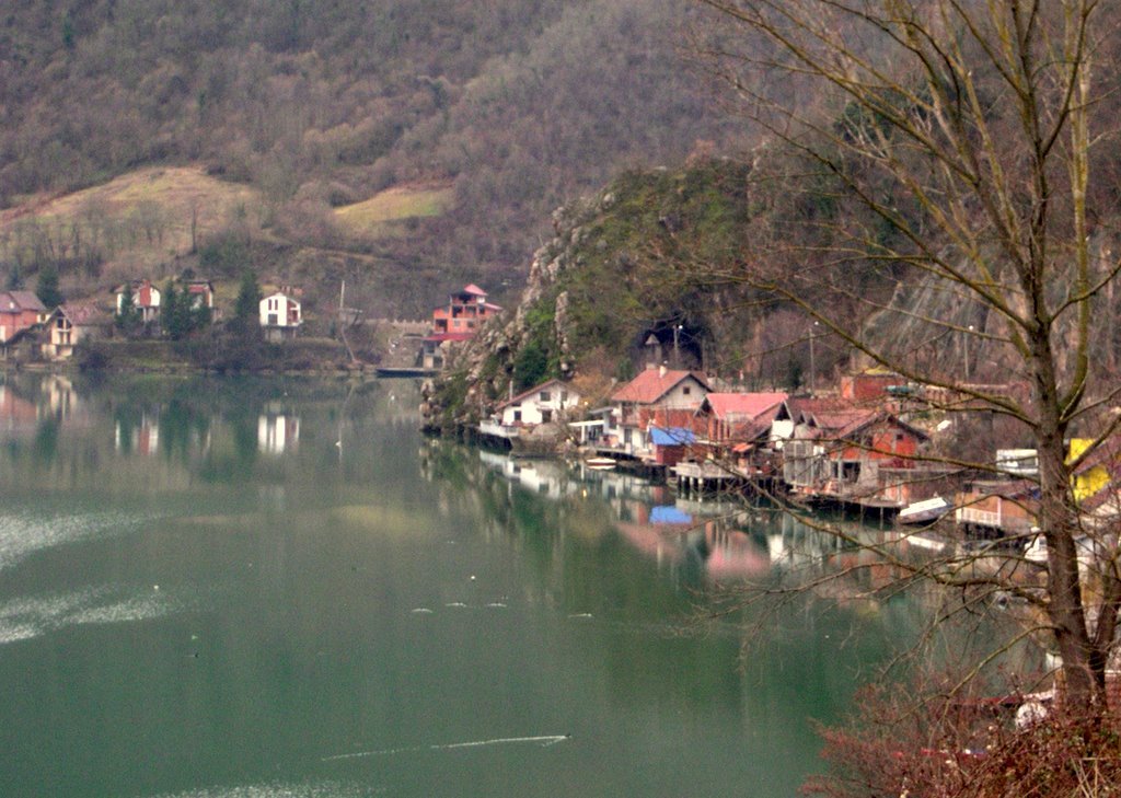 Drina river near Zvornik by dbsfemino