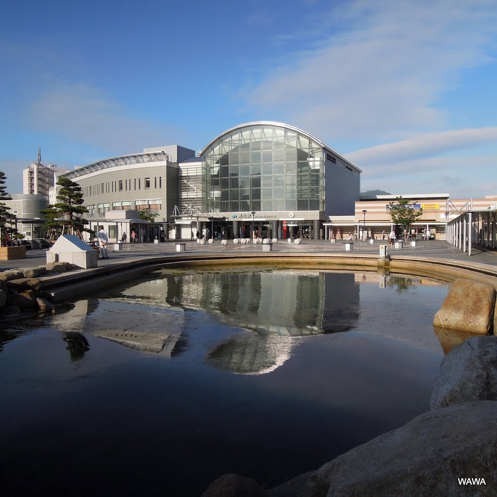 Takamatsu Station (Kagawa) 高松築港、ＪＲ高松駅 by mandegan