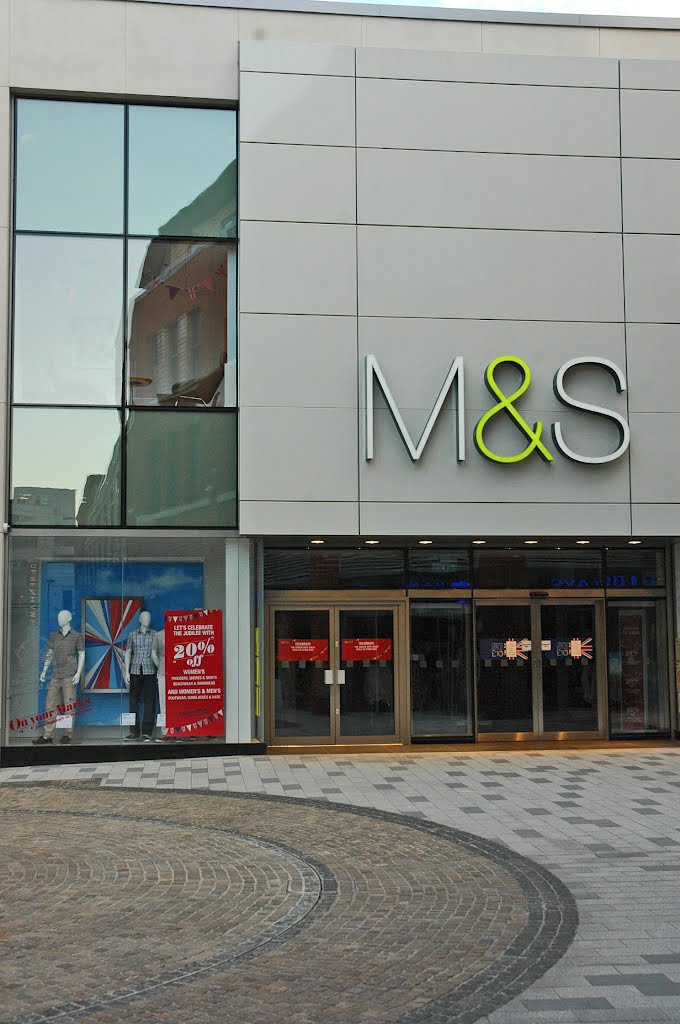 The M&S Store, Newbury by Bressons_Puddle