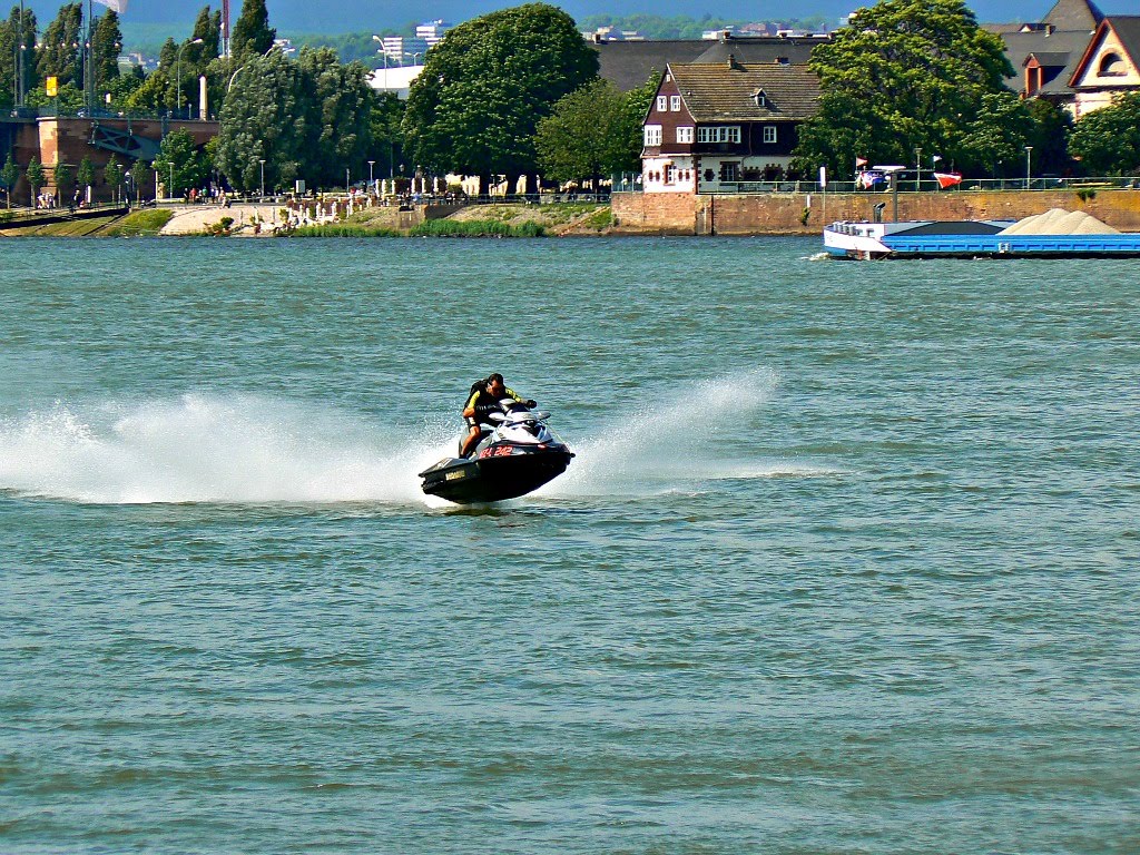 Jet ski on the Rhine at Mainz by Brian B16