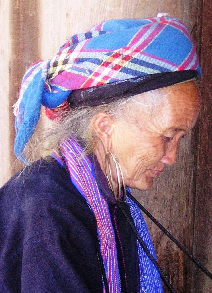 Tavan - Hmong neri by maresa maremagna