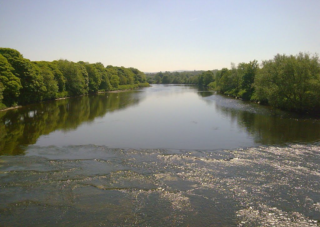 Looking east up the ribble by jason o,brien