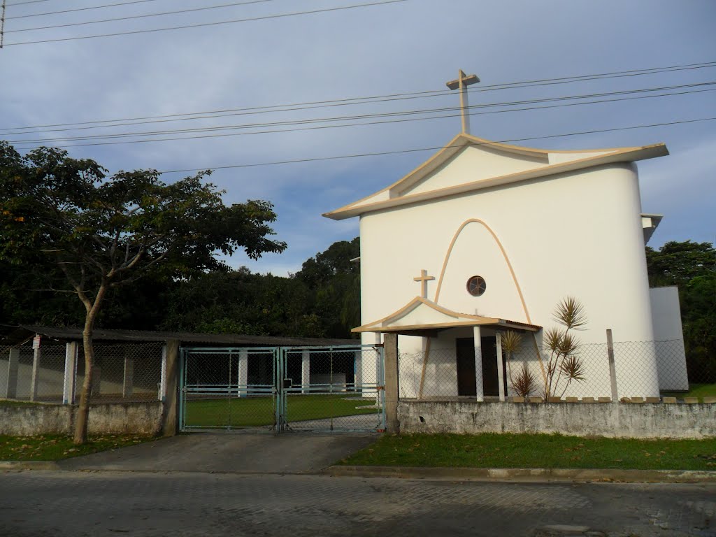 Igreja no Bairro São Lourenço/Bertioga - SP - BRASIL by Vitor J. Quarelo