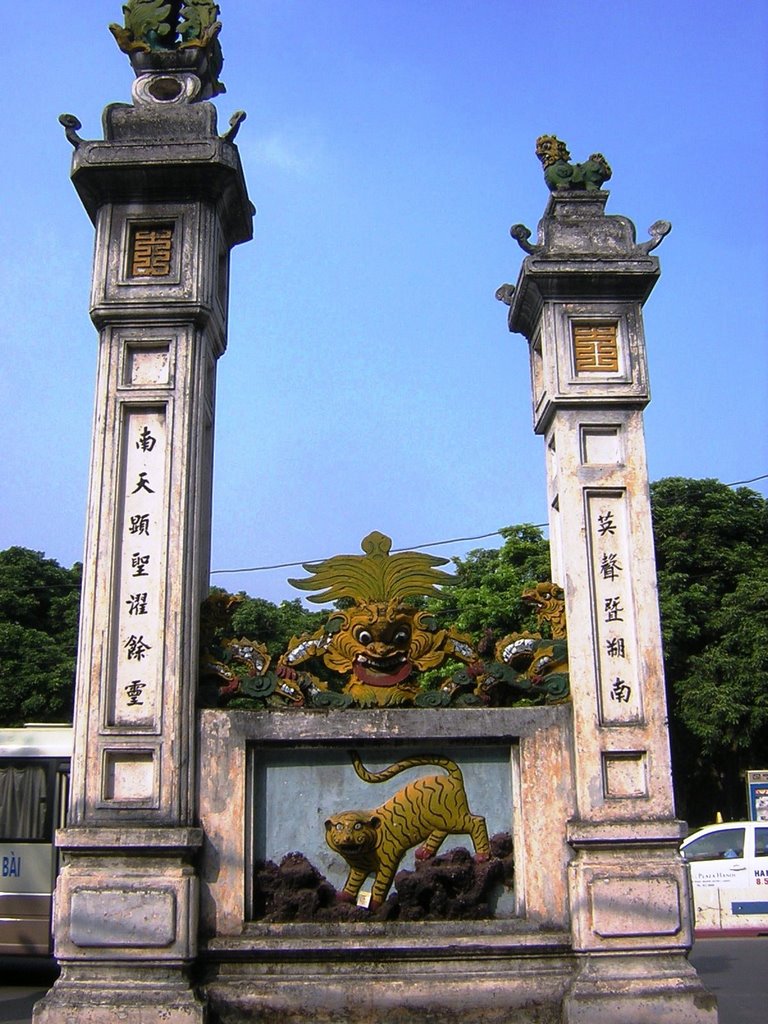 Hanoi - Tempio Quan Thanh by maremagna