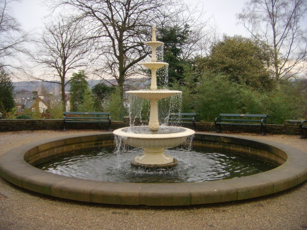 The fountain in the Botanical Gardens by HannibalCat