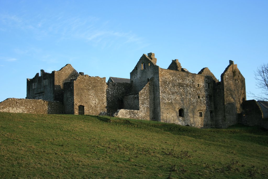 Old Beaupre Castle by fillup