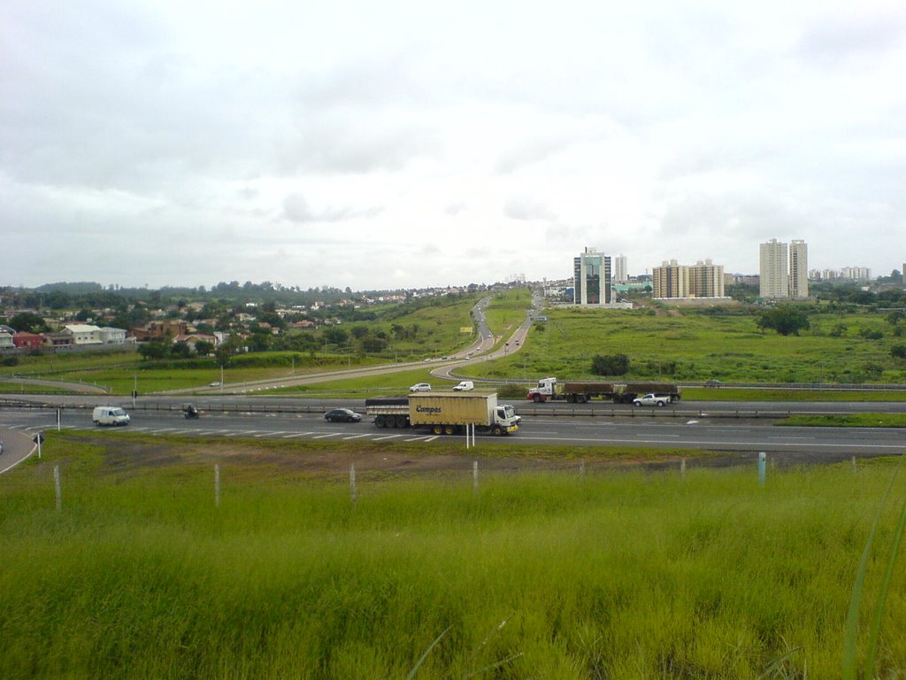 Rodovia Dom pedro passando em frente da Leroy Merlin by Paulo Humberto