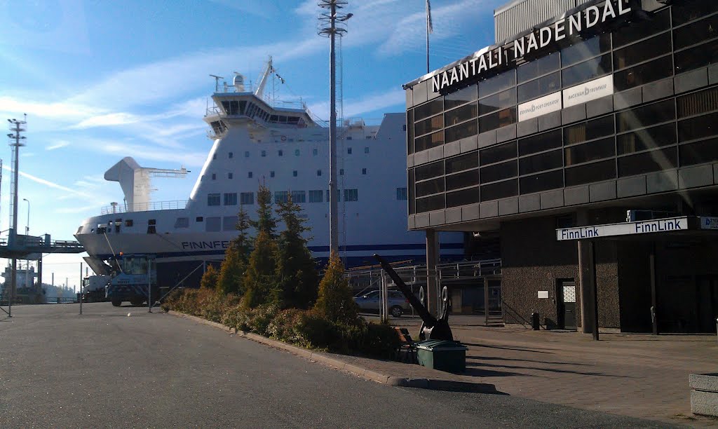 Naantali harbour by SonyaM