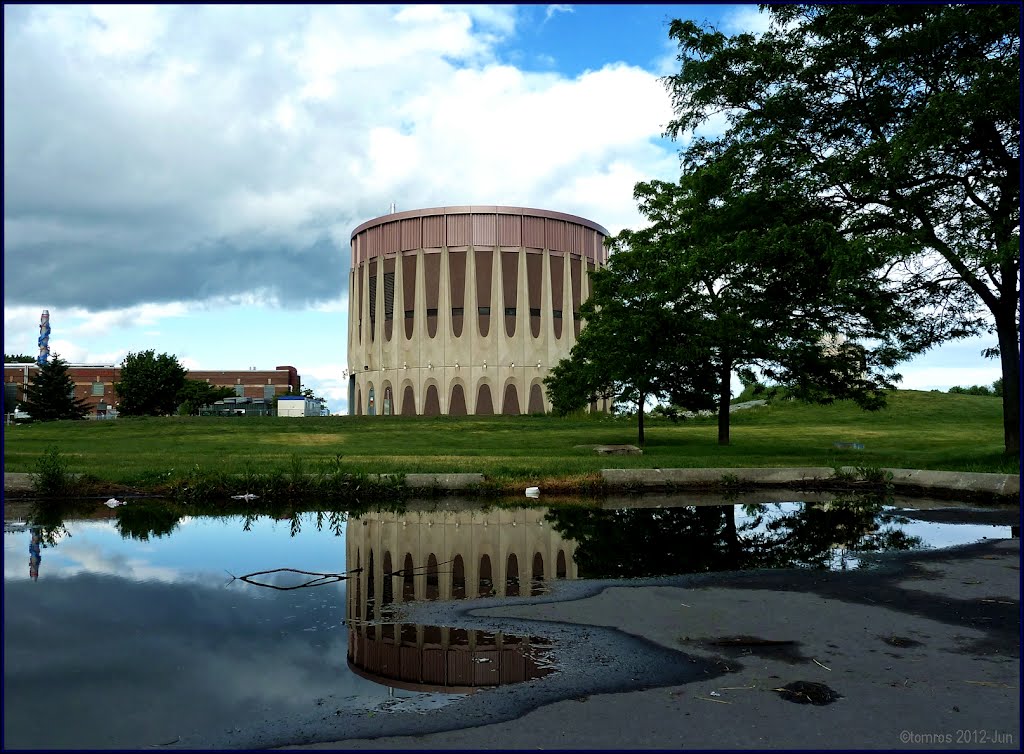 Ashbridges Sewage Plant Pump house 1971 (Also known as "Dentures") by Tomros