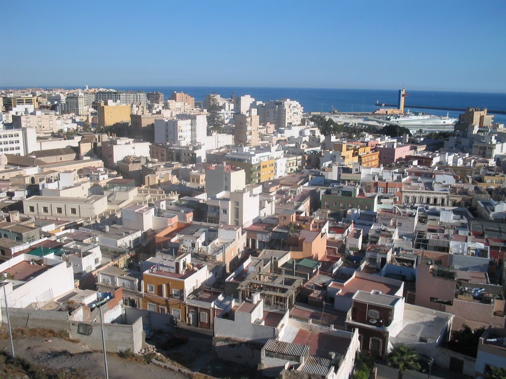 Almeria desde La Alcazaba by Daniel Luiz