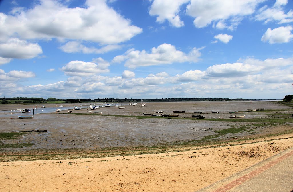 Low tide on the Stour by keepclicking