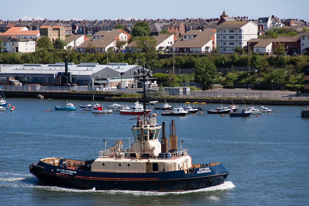 Svitzer Redbridge by Graham Turnbull