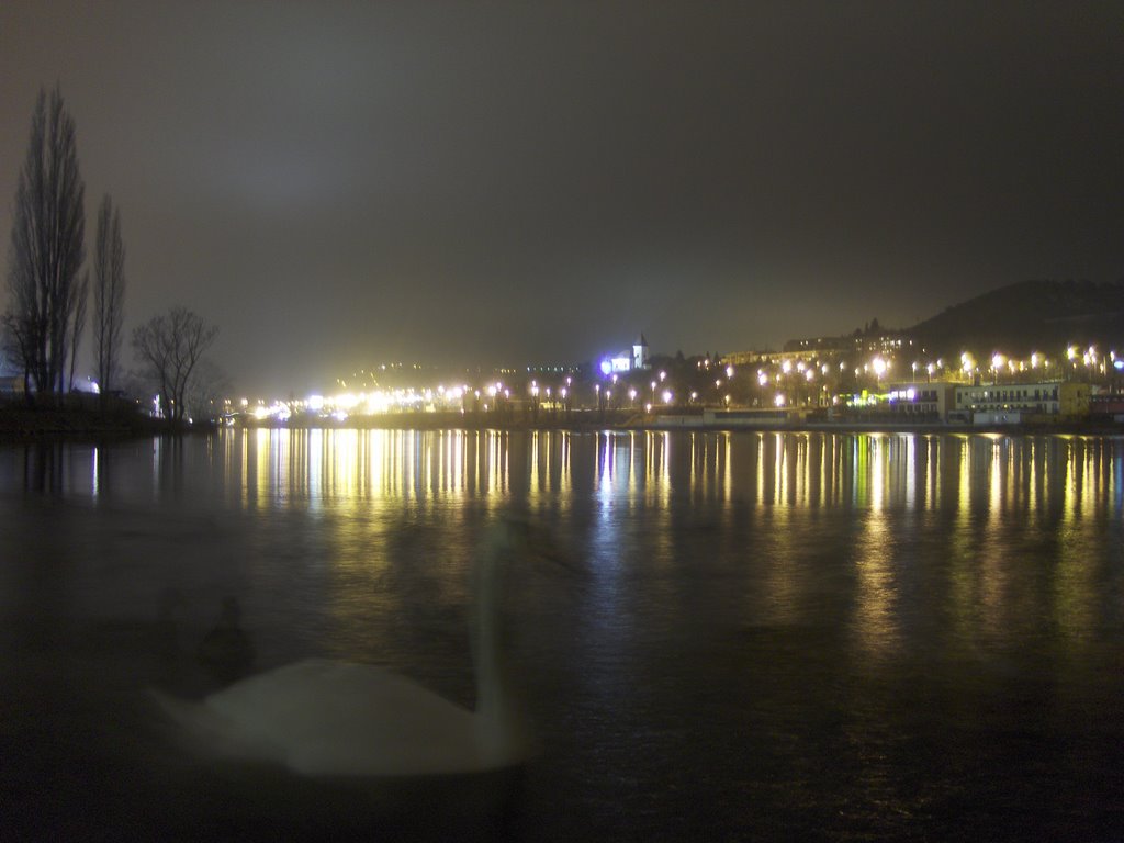 Prague by night, by Gimbe