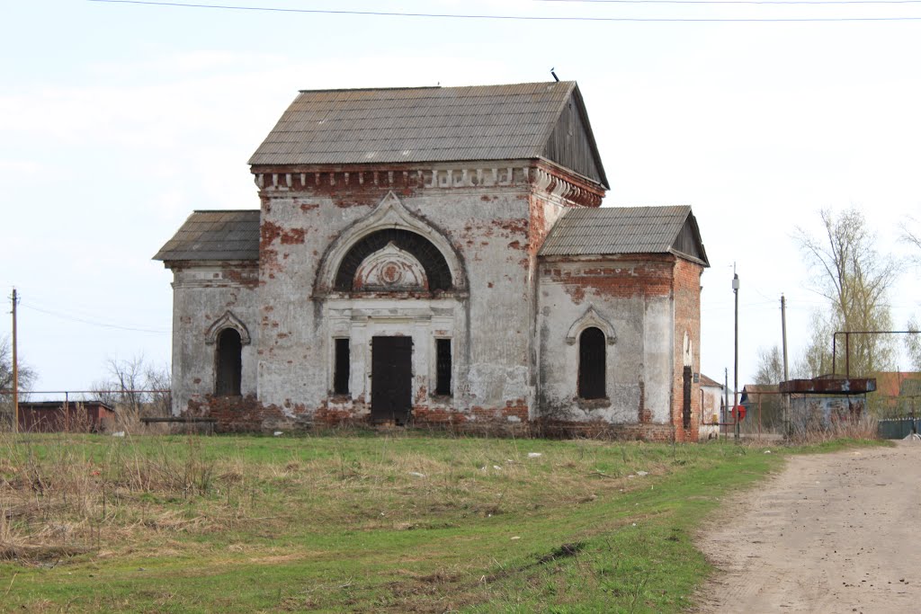 L'église dans le village by basis