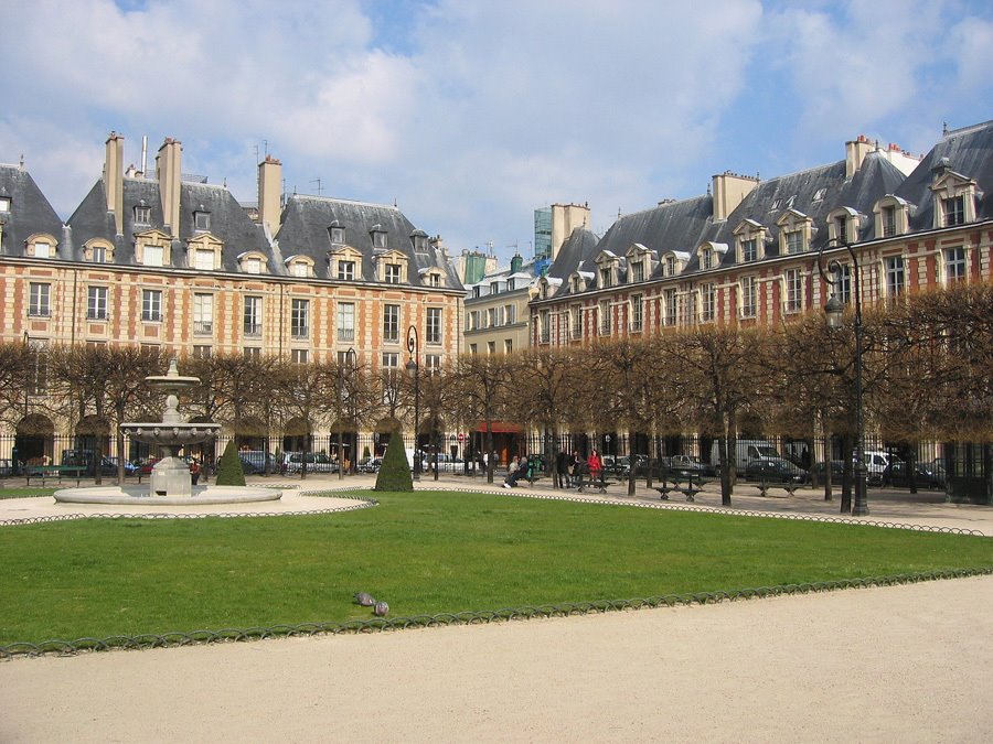 Place des Vosges by marathoniano