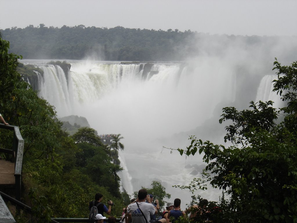 Queda De Agua, Vista de Longe by mrosk8