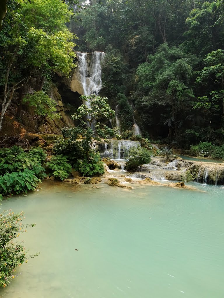 Kouangxi Waterfall by Ngọc Viên