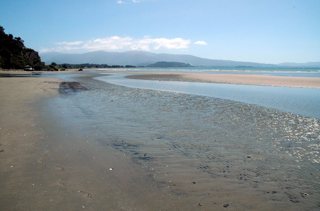 Pohara Beach by tandmkohlbush