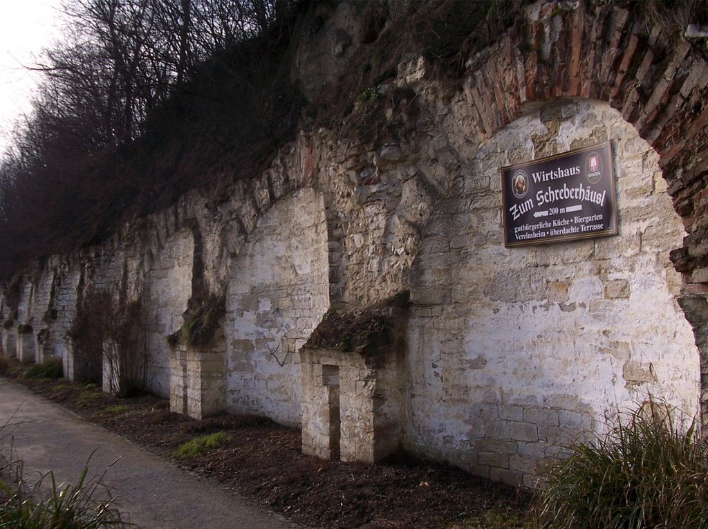 Ingolstadt: Reste der nach dem Krieg von der US-Army gesprengten Festung by Sarah Berger