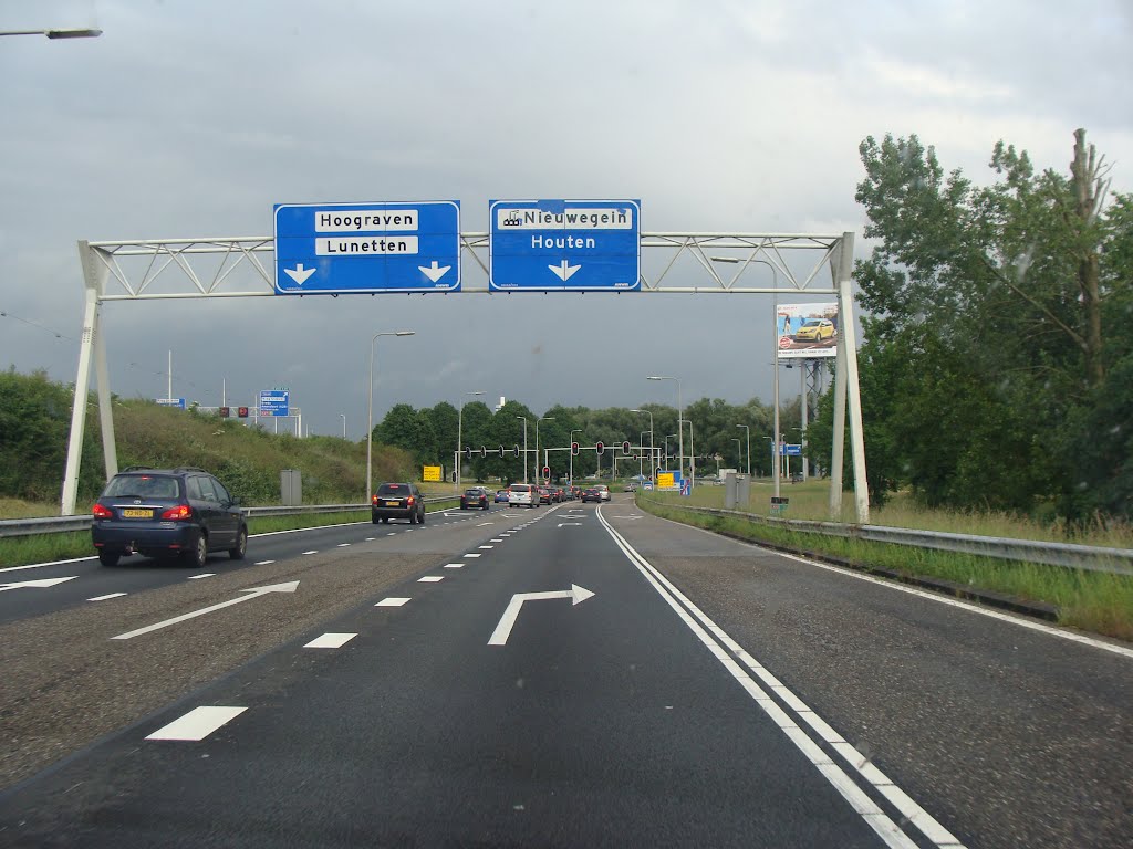 Bewegwijzering/Verkeesplein Laagraven by Remco Kohler