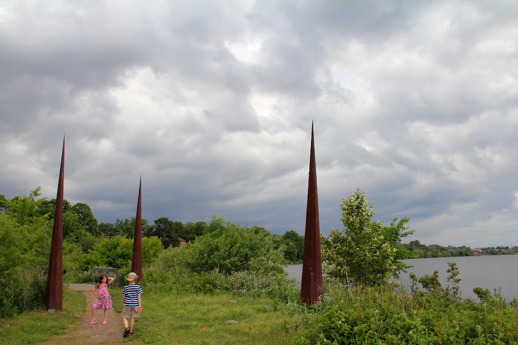 Interesting sculpture under stormy skys. by panjmax36