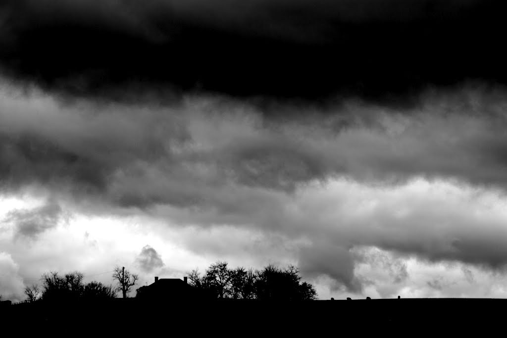 Old House on Hill by Richard Sollorz