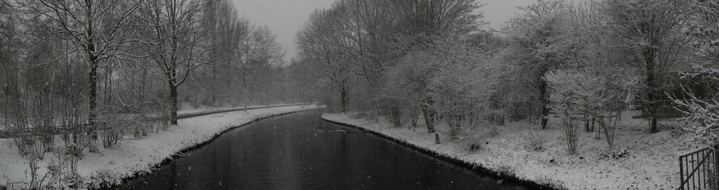 Snow in Amstelveen, 8 February 2007 by Michael Schaap