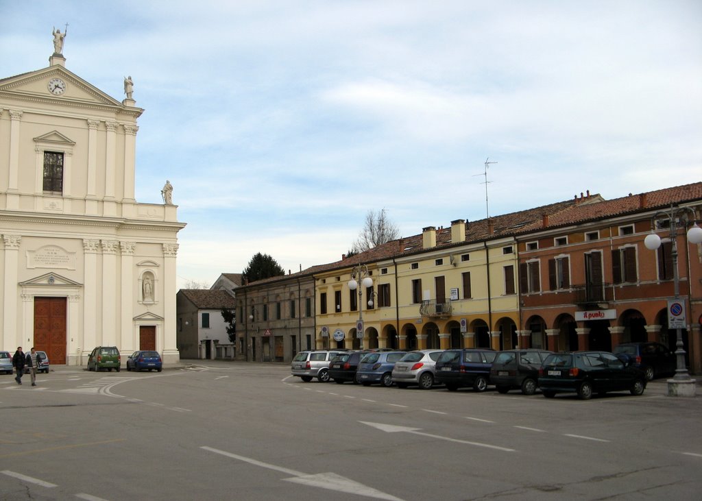 Ficarolo, Piazza Guglielmo Marconi by Claudio Pedrazzi