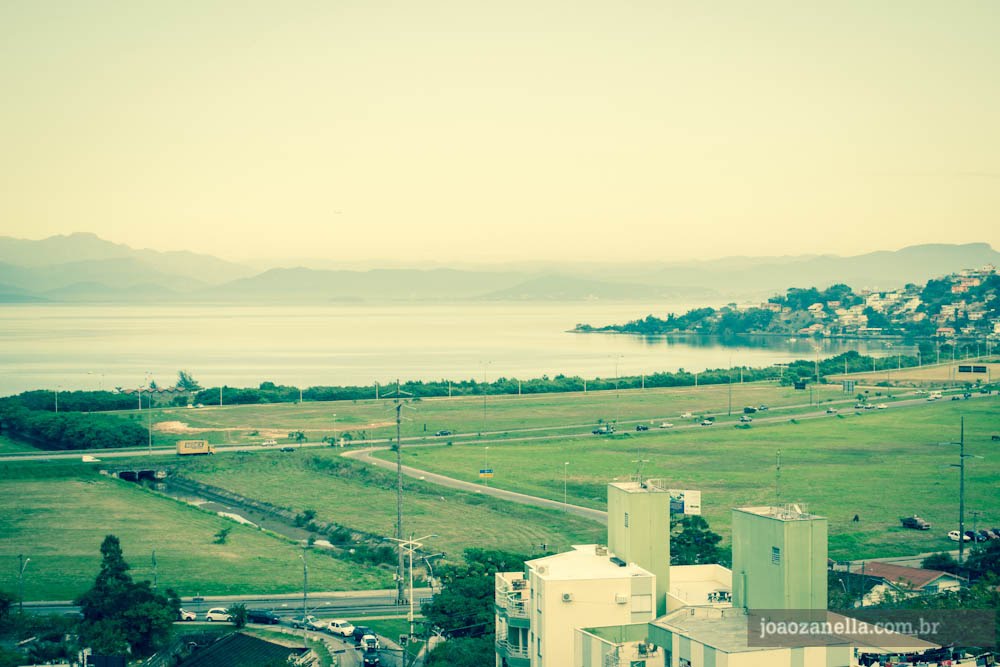 Baia de Florianópolis vista da Fundação Logosófica by Joao Zanella