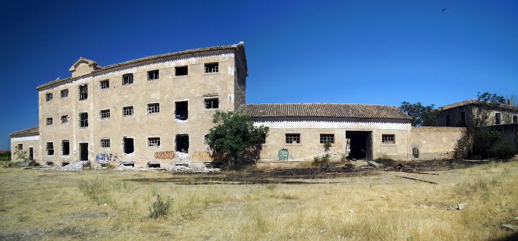 Antigua cárcel de la loma. Días previos a su demolición. by Antonio Callejas Gallar