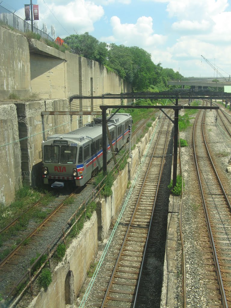 A Shaker Rapid train pulls into Tower City, Cleveland by htabor