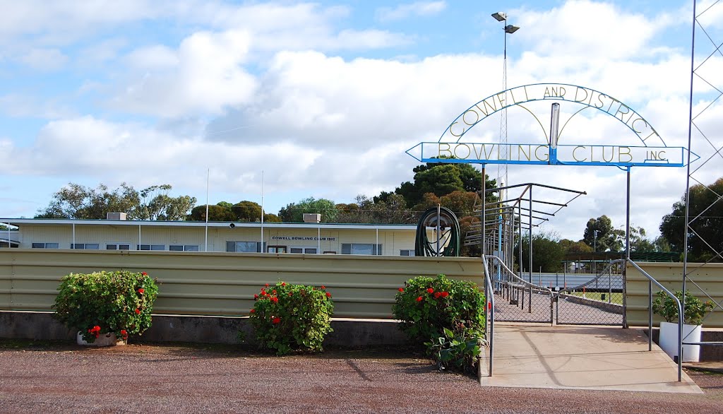 Cowell and District Bowling Club: entrance arch by Phaedrus Fleurieu