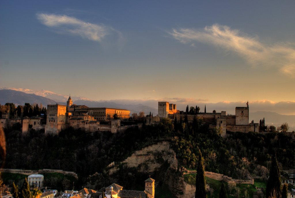 Colina de la Sabika con la Alhambra y el Palacio de Carlos V by pamaji12345